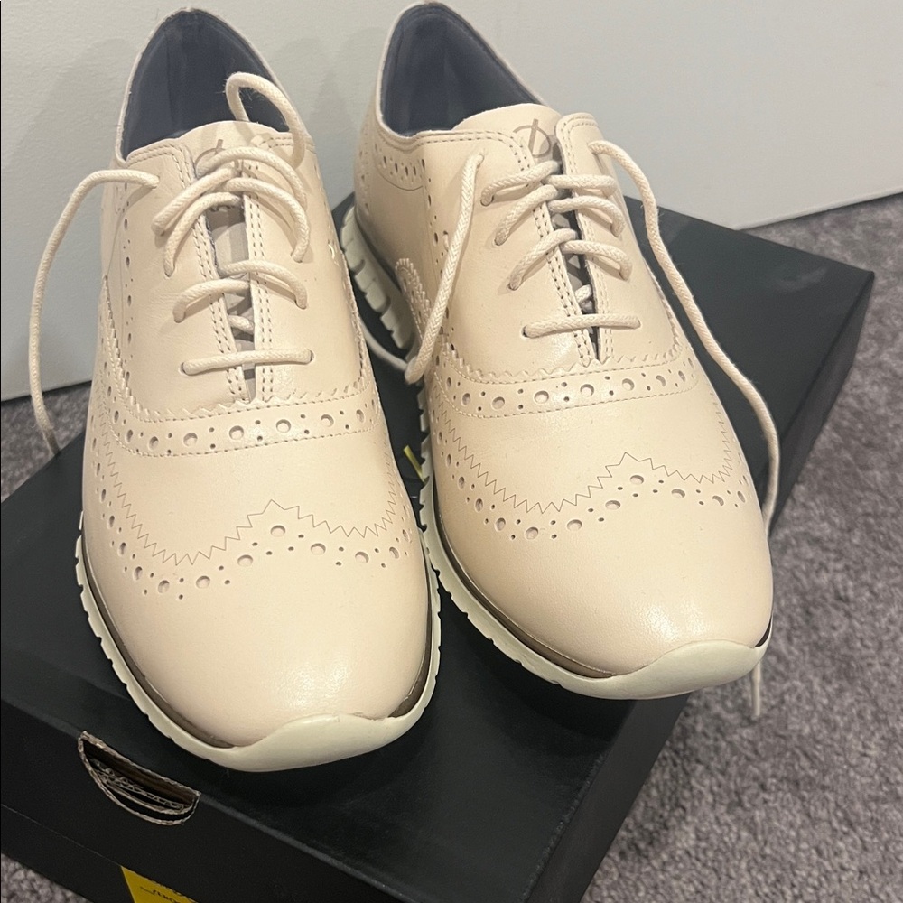 Cole Haan Cream Lace-Up Brogues